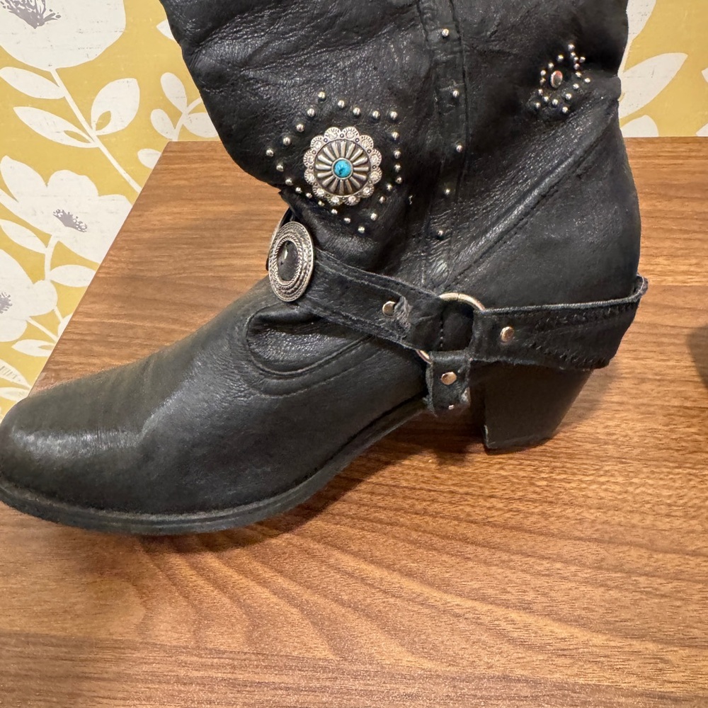 Dingo Black Studded Cowboy Boots - Picture 3 of 8